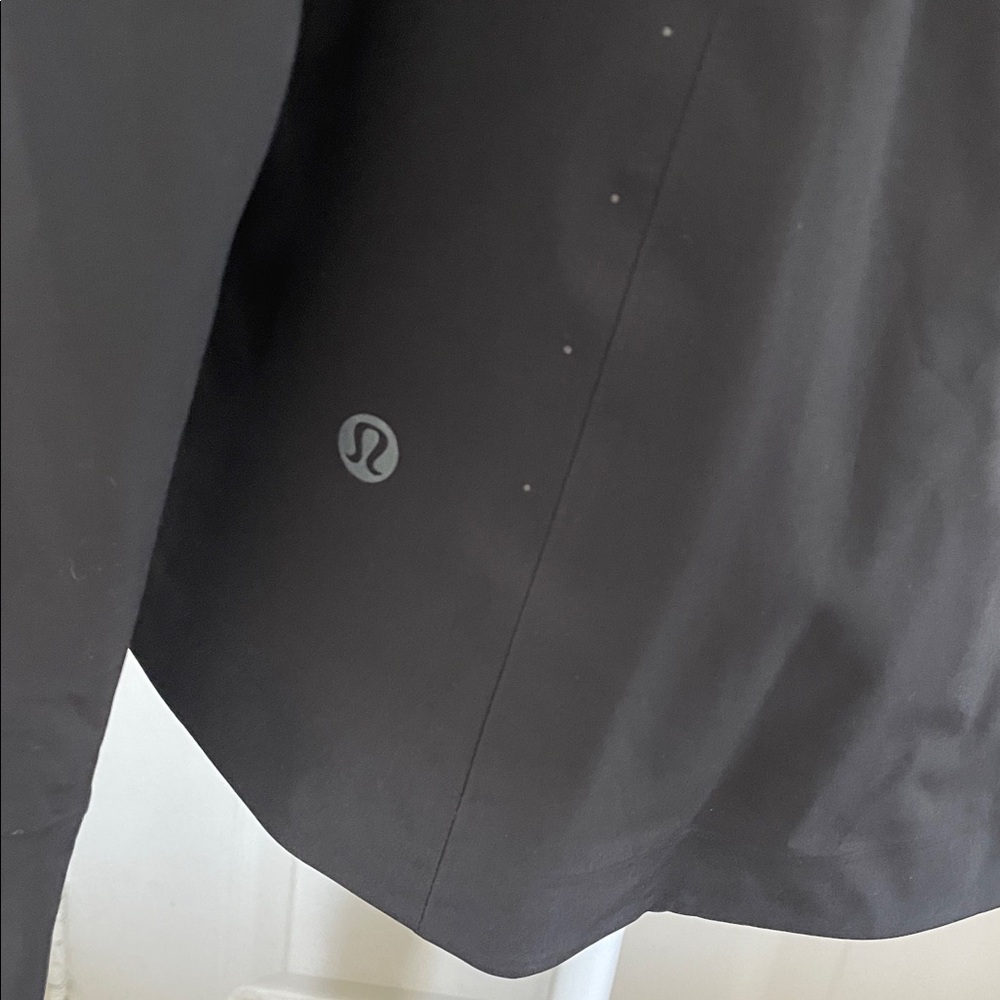 Lululemon break a trail jacket - Picture 6 of 8